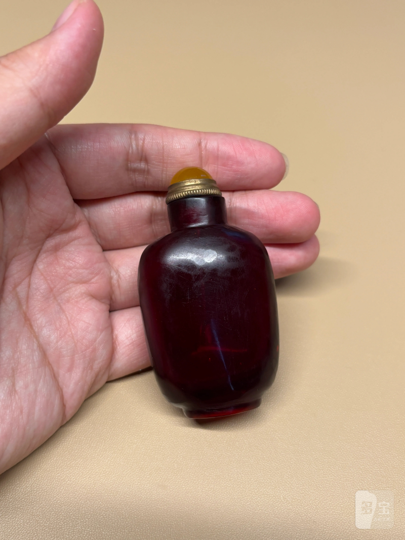 清 玛瑙鼻烟壶、料器鼻烟壶一组三件 - 图3
